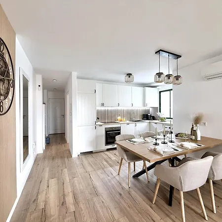 아파트 Paulmarie Apartment-quiet Area-3bd 아데제